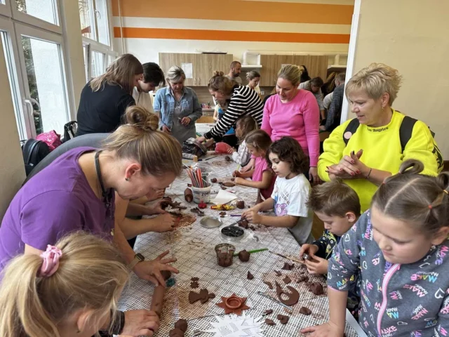 Společné odpoledne s rodiči  „Ruce v hlíně“