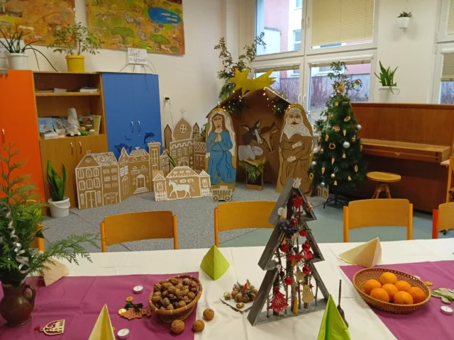 A jsou tu vánoční prázdniny: “ Naše třídní posezení, čekání na školního Ježíška” 19.12.2025